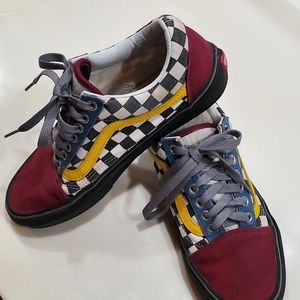 Vans Custom Women's 8 Burgandy toe with checkerboard deta…